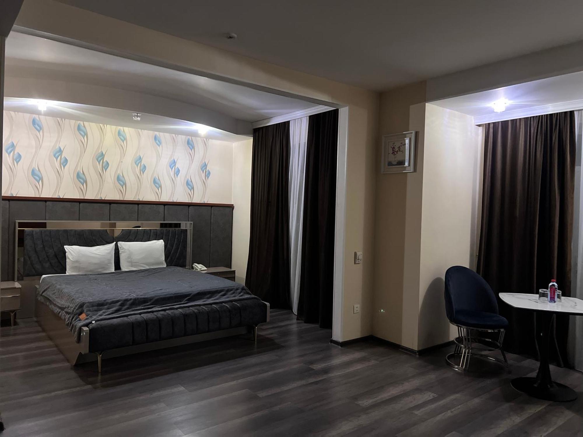 Aef Hotel Баку Экстерьер фото